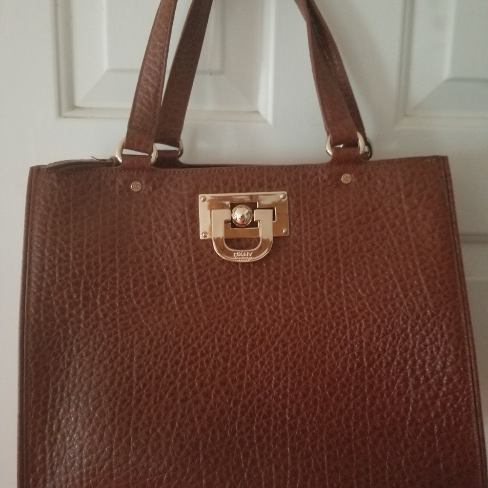 DKNY Large tote new wo tags